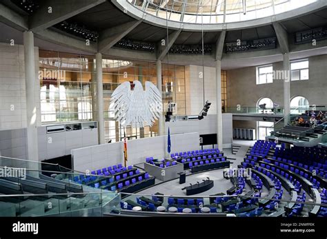 Sitzungssaal Des Deutschen Bundestages Im Reichstagsgeb Ude Das