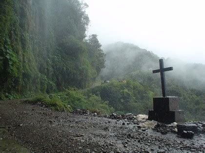 Bolivia La Carretera De La Muerte Se Convierte En Atracci N Tur Stica