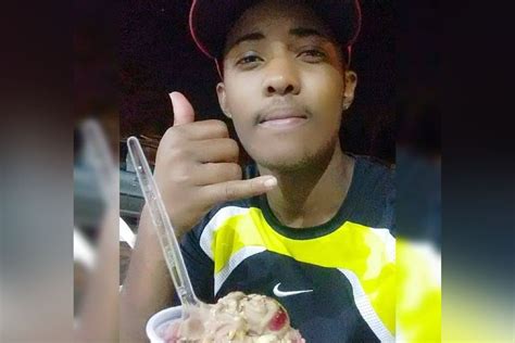 Jovem empinando moto é perseguido pela polícia e morre ao colidir