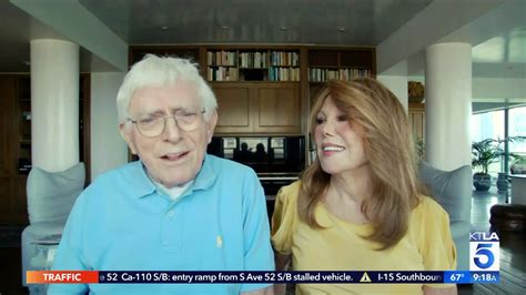 Phil Donahue Legendary Talk Show Pioneer Dies At 88 A Legacy That