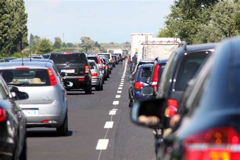 Incidente Sull Autostrada Dei Laghi Una Persona Ferita E Tre