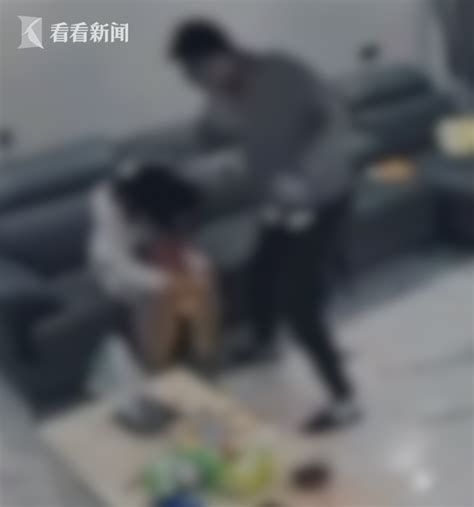 “宝宝快走开”！公司高管当孩子面家暴妻子被停职 警方通报来了 财经头条