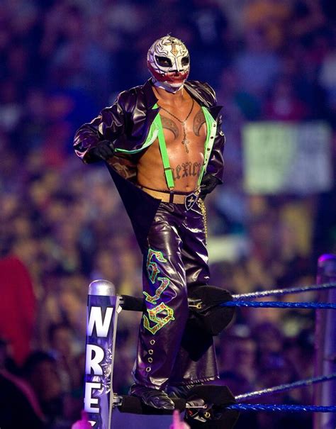 Rey Mysterio Jr Biography Wwe Pro Wrestler Profiles