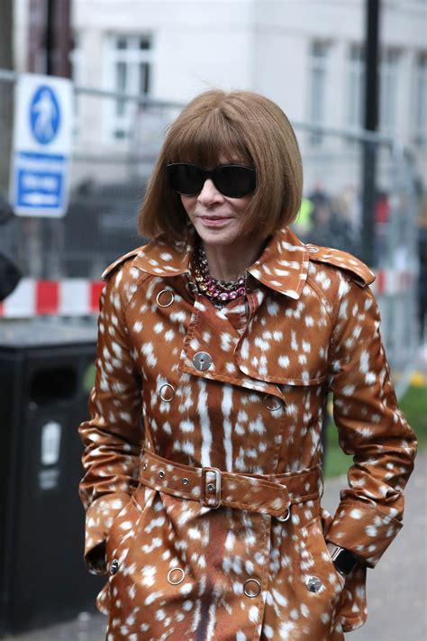 How to Style a Power Bob Hairstyle Like Anna Wintour | Who What Wear