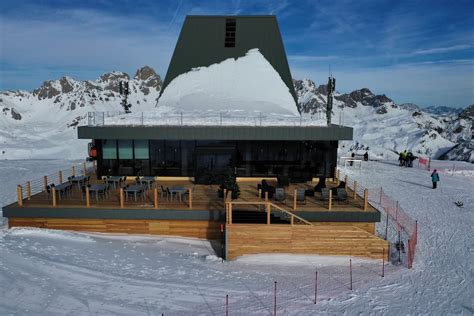 San Valentino Sugli Sci Allalba Trentinoskisunrise Sulla Pista Degli