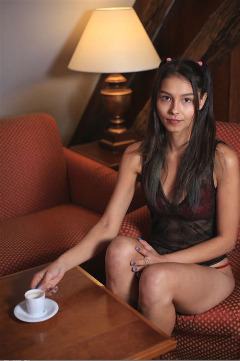 AMATEUR GIRL Domai Valerinaa 1 Valerinaa High 0001