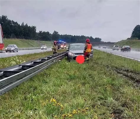 Wypadek Na Autostradzie A Mi Dzy D Bic I Tarnowem Samoch D Osobowy