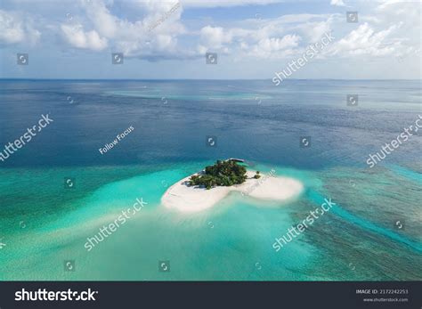 Aerial View Maldives Atoll Island Tropical Stock Photo 2172242253 ...