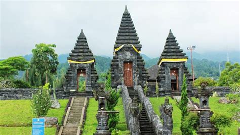 Sekilas Sejarah Pura Parahyangan Agung Jagat Kartta Taman Sari Gunung