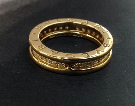 Anello B Zero1 Bulgari Ad 1 Fascia In Oro Giallo E Diamanti Anelli