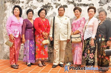 Nyonya Traditional Peranakan Clothing Phuket Live Travel And Living Guide