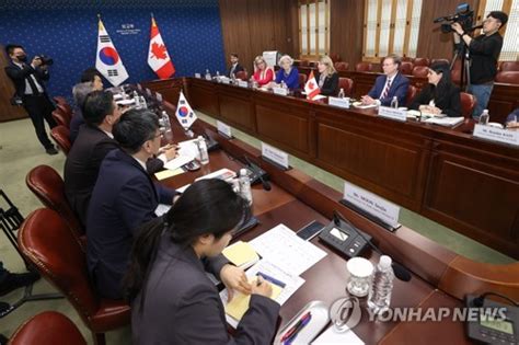 외교부에서 열린 한국 캐나다 외교장관 회담 네이트 뉴스