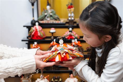 What Are Hina Dolls A Guide To Japans Hinamatsuri Sakuraco