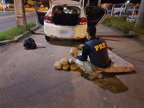 Dois Homens S O Presos Pela Prf Kg De Maconha No Interior De