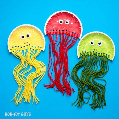 Paper plate jellyfish craft for kids. Summer craft. Ocean / sea animals ...