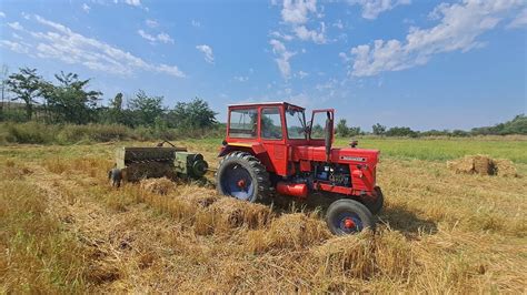 La Imbalotat De Paie Cu U Si John Deere Youtube