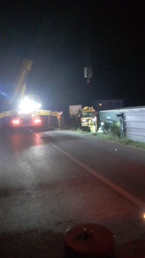 Autocarro Perde Il Carico Sp8 Chiusa Per 10 Ore