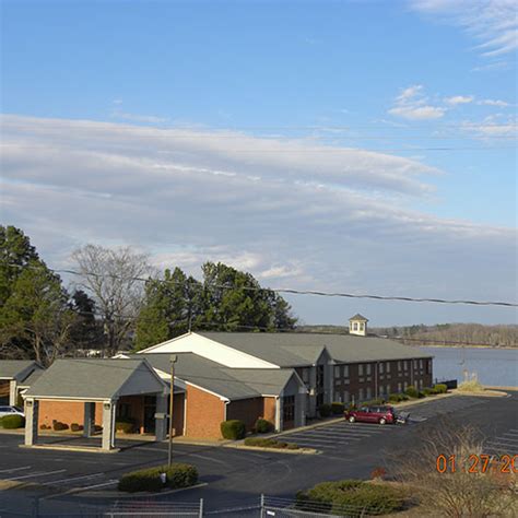 Magnuson Hotel On The Lake Clarksville - Clarksville VA | AAA.com