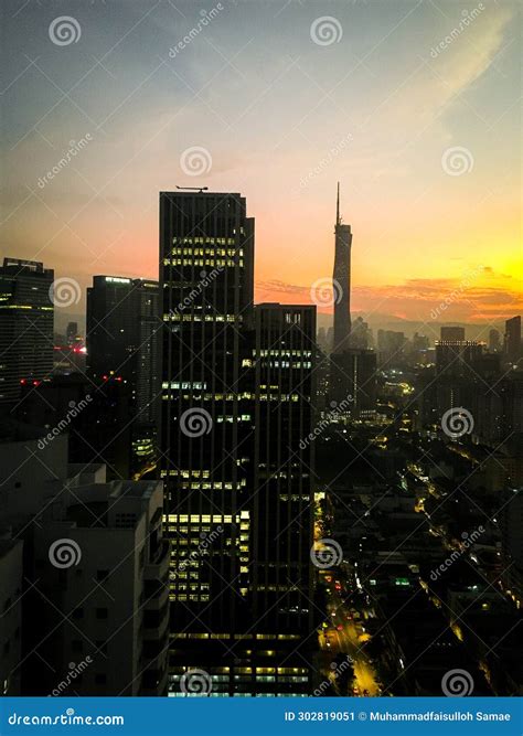 Merdeka 118 Tower View at Night Tim Stock Image - Image of cranes ...