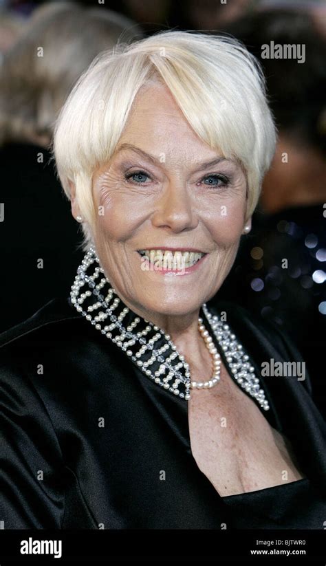 Actress Wendy Richard Hi Res Stock Photography And Images Alamy