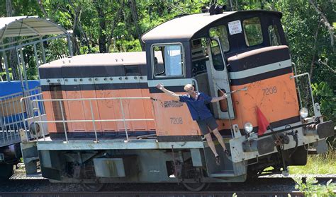 Sur Les Rails Du Larzac Parcours V Lorail Et Train Touristique Larzac