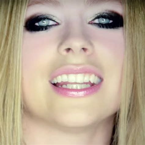 Avril Lavigne Makeup Style | Saubhaya Makeup