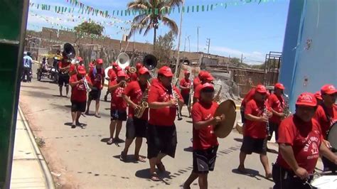 Carnaval De Bernal 2013 Piura Peru Preparando Los Carros Alegoricos