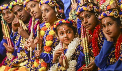 ‘imbibe Teachings Of Lord Krishna President Pm Modi Greet People On Janmashtami Telangana Today