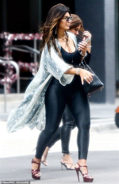 Teresa Giudice Steps Out In Miami For Some Lunch With A Friend Readsector