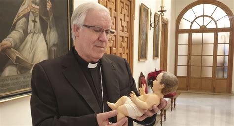 Monseñor José Ángel Saiz Meneses El misterio de la Navidad es algo