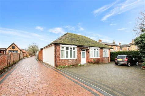 High Street Kempston Bedford Mk42 3 Bed Detached Bungalow For Sale