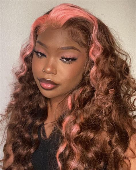 25 Stylish Skunk Stripe Hair Trends and Ideas for 2024