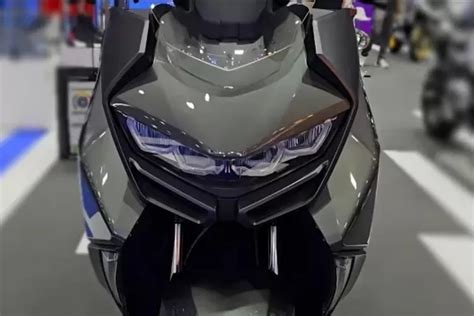 Tahun Baru Dibuat Heboh All New Yamaha Nmax Vva Dirombak Total