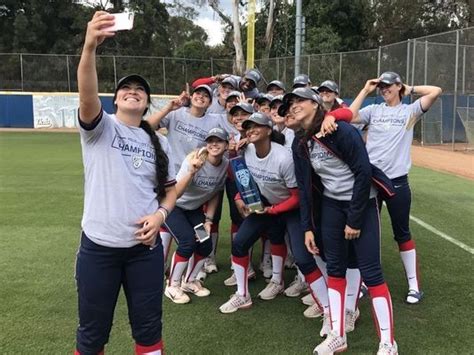 Arizona Wildcats softball wins first Pac-12 title since 2007