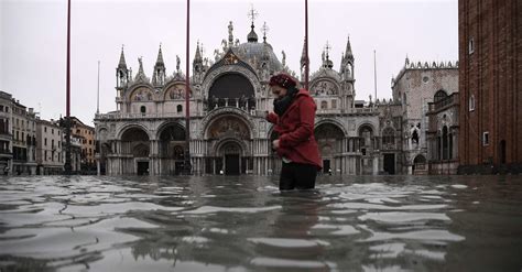 Venezia allagata e le città a rischio per il cambiamento climatico VD