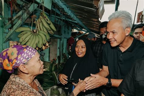 Ganjar Mahfud Utamakan Jabat Tangan Langsung Dengan Rakyat