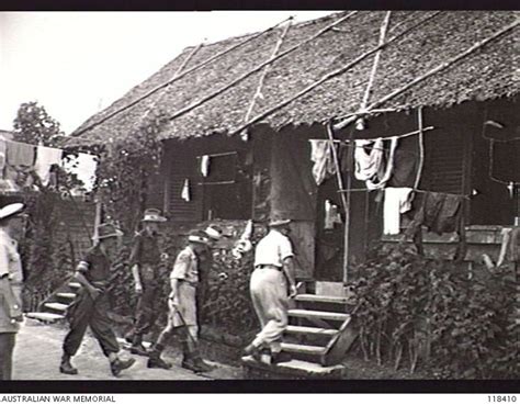 KUCHING SARAWAK 1945 09 12 MAJOR GENERAL G F WOOTTEN GENERAL