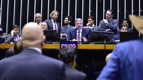 Câmara Esconde Lista De Deputados Que Assinaram Pedido De Impeachment