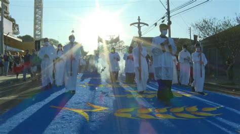 Corpus Christi Em Mat O Prociss O Re Ne Centenas De Fi Is Ap S Anos