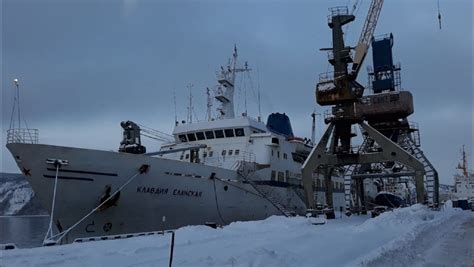 Теплоход «Клавдия Еланская» отправили на ремонт в Архангельск