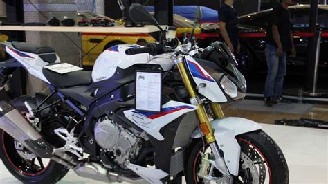 Bmw Boyong Motor Terbaru Salah Satunya Naked Bike S R Seharga