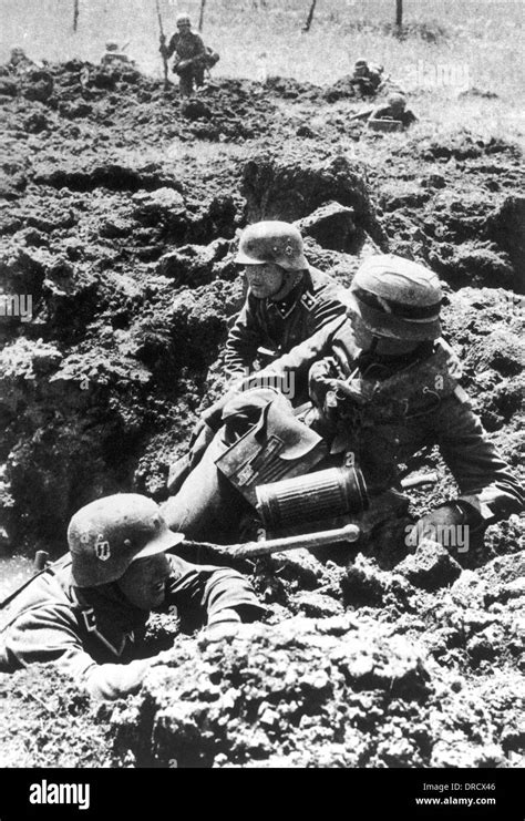 German ss soldier hi-res stock photography and images - Alamy