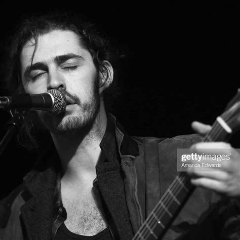 Hozier_kiss_my_eyes on Instagram: "@hozier #hozier" | Hozier, Hot irish ...