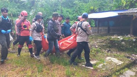 Tim Sar Gabungan Temukan Wisatawan Yang Tenggelam Di Curug Sukabumi