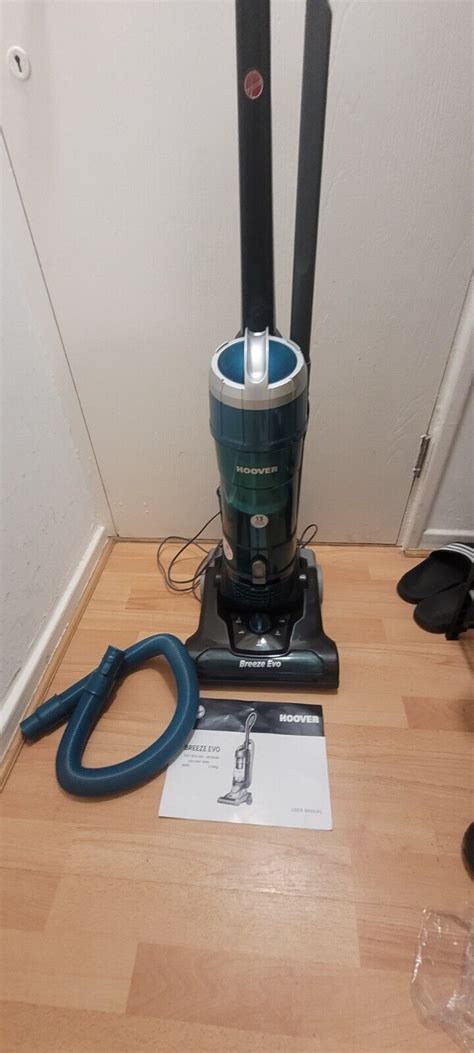 Hoover Breeze Evo Upright Bagless Vacuum Cleaner Bagless Black