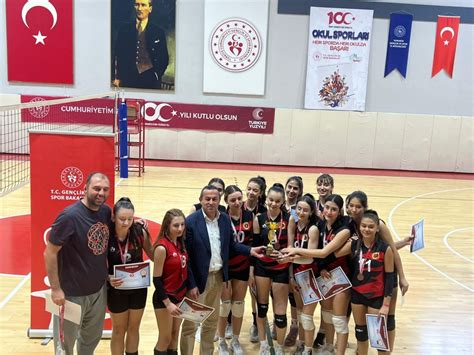 Okul Kiz Voleybol Takimimiz L S Oldu Demir Elik Anadolu Lisesi