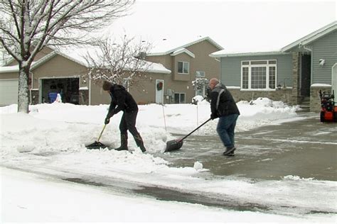 Heavy Wet Snow Can Increase Risk Of Heart Attacks Inforum Fargo