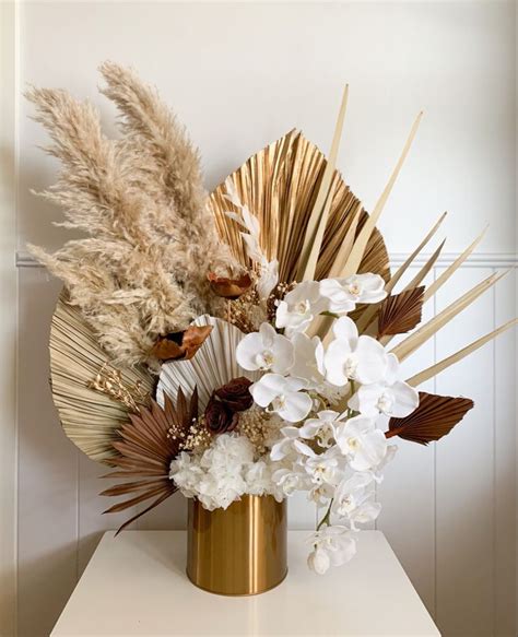 Neutral Gold And Brown Flower Arrangement Flower Arrangements Simple