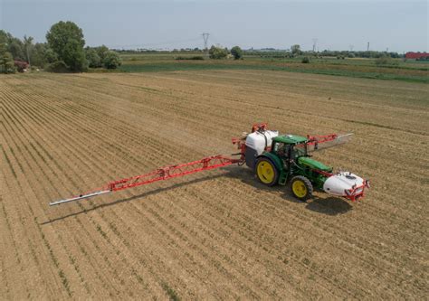 Top-spec sprayers for mid-sized farms - Farm Machinery Buyer