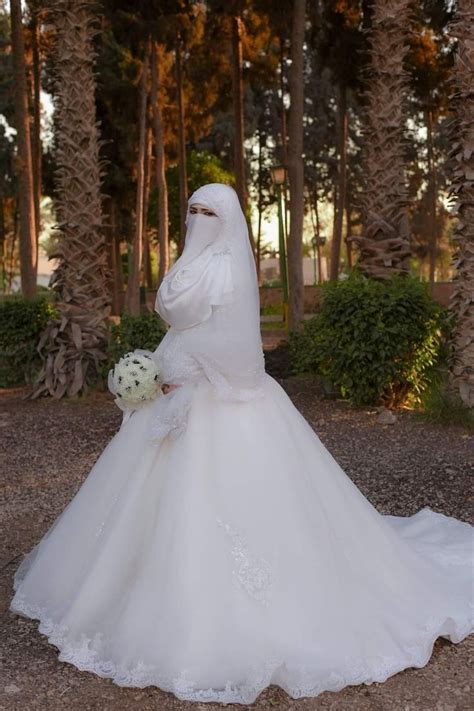 Pin By Agnes Sales On Muslimah Hijabi Wedding Groom Wedding Pictures